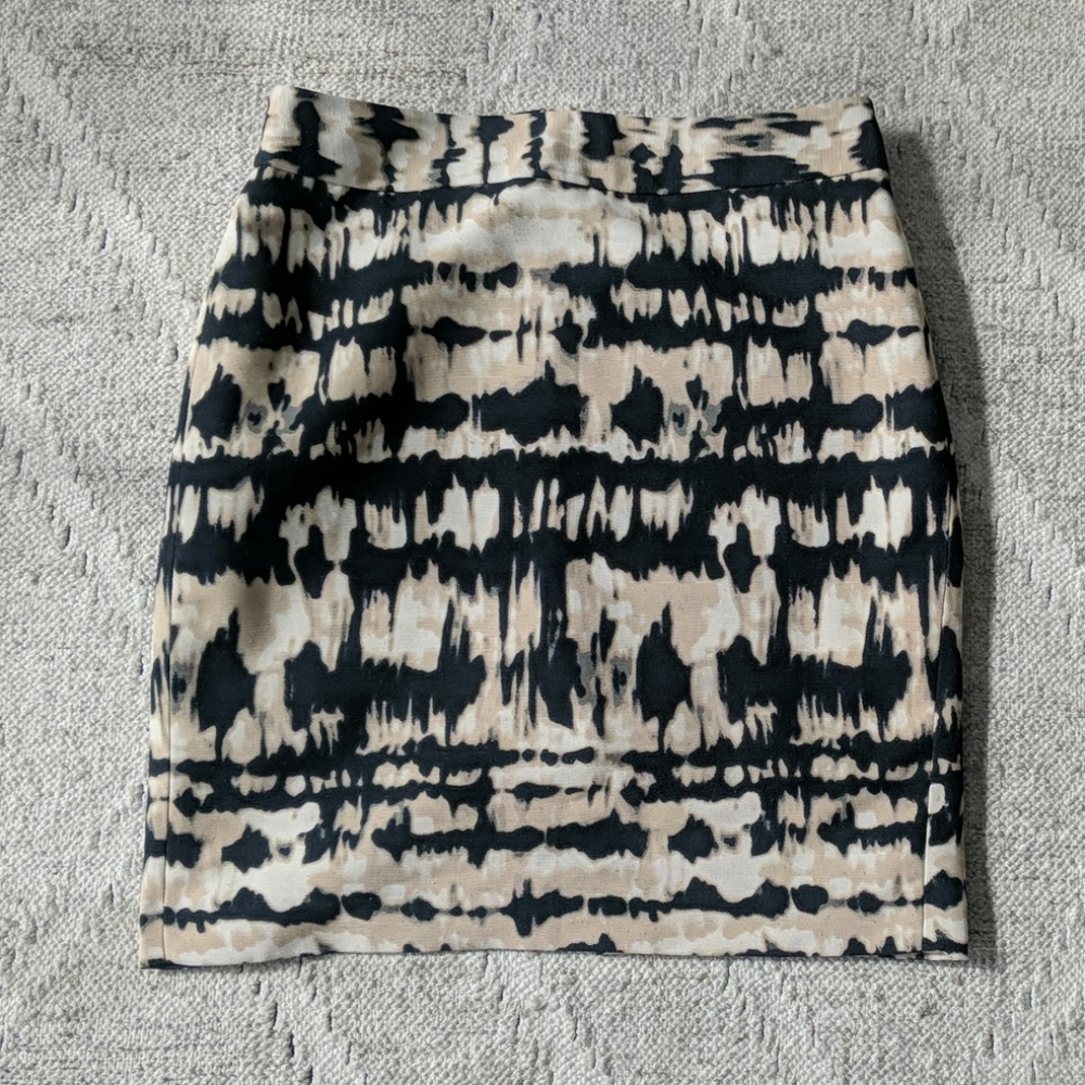 Anne Taylor Abstract Print Pencil Skirt